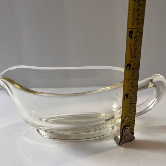 Pyrex gravy or sauce boat - Picture 3 of 5